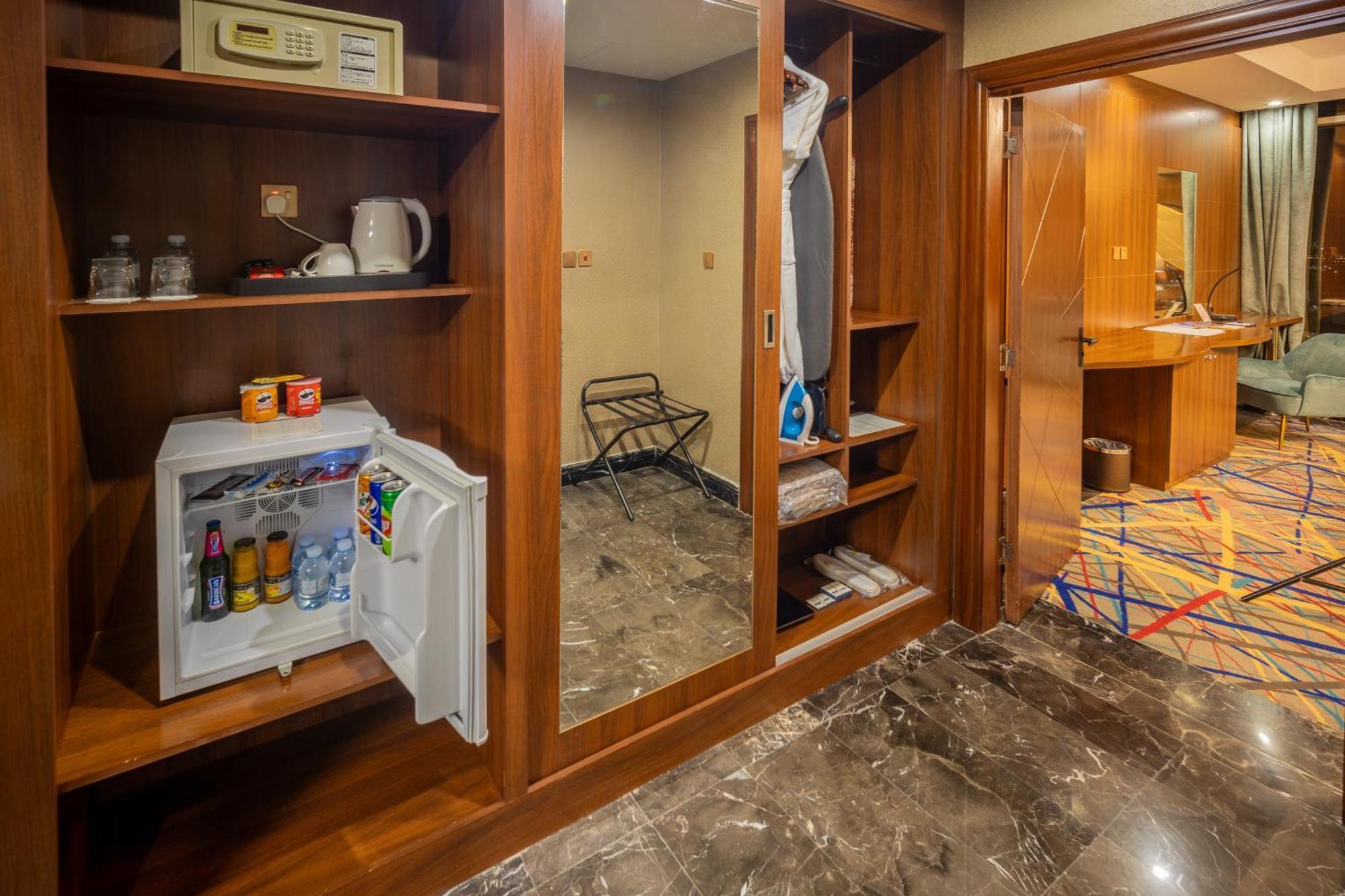Donatello Jeddah Hotel Eksteriør bilde